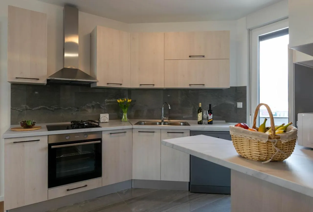 Empress Apartment 0*, Split Croatia
