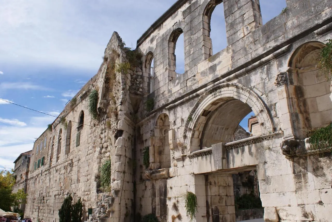 Empress Apartment 0*, Split Croatia